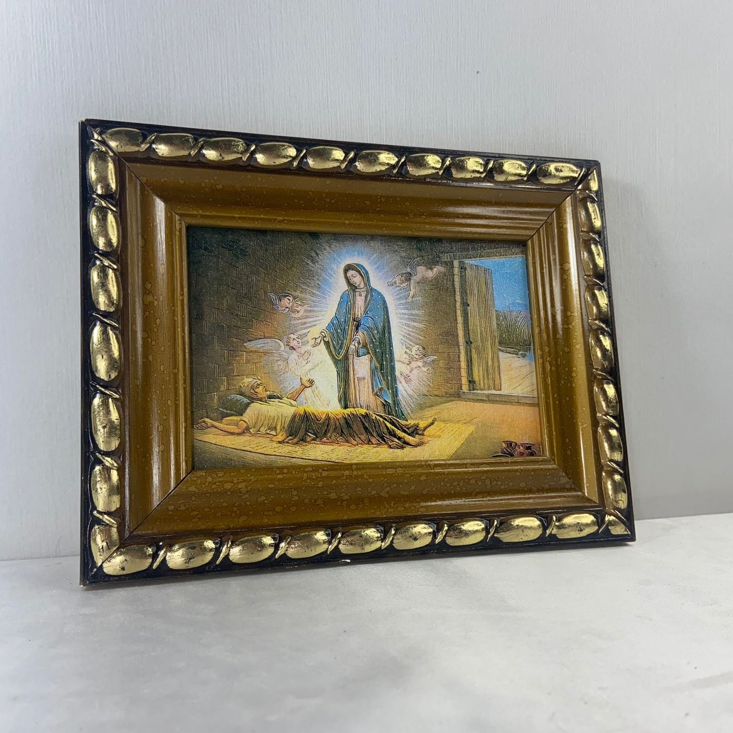 QUADRO COM MOLDURA RESINADO NOSSA SENHORA DE GUADALUPE MOD-2 15,5 X 20,5(1 UNIDADE)