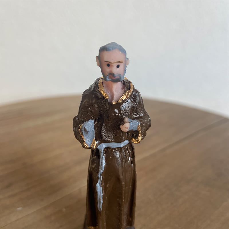 IMAGEM DE RESINA NACIONAL SANTO PADRE PIO MOD2 07CM (6 UNIDADES)