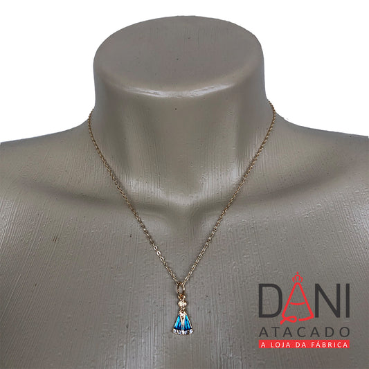 CORRENTE DOURADA NOSSA SENHORA APARECIDA CORPO PINTADO LISO MINI STRASS BRANCO (1 UNIDADE)