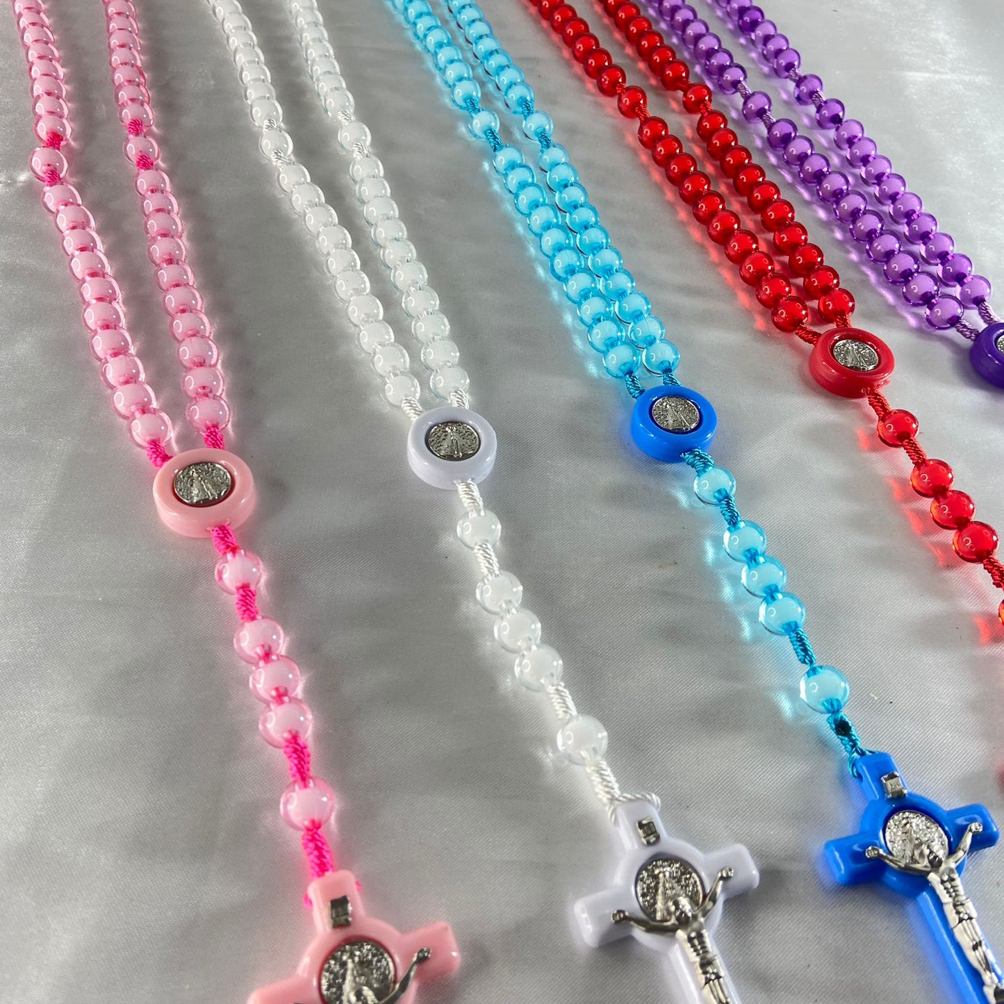 TERÇO NOSSA SENHORA APARECIDA CORES SORTIDAS 10MM (6 UNIDADES)