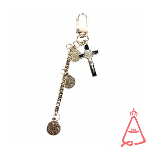 CHAVEIRO COM MOSQUETE CORRENTE COM MEDALHA SÃO BENTO E CRUZ COM CRISTO (3 UNIDADES)
