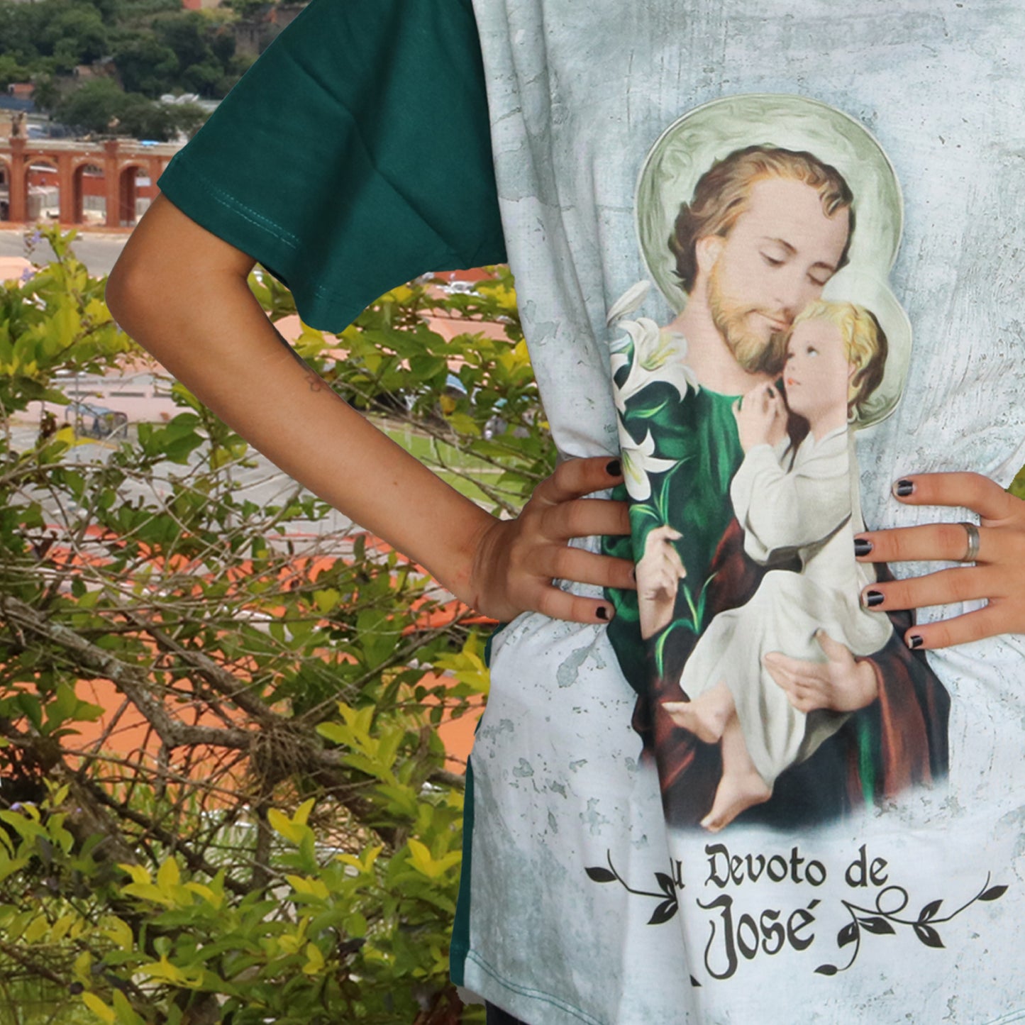 CAMISETA VERDE ESCURO SÃO JOSÉ  TAMANHO P  (1 UNIDADE)