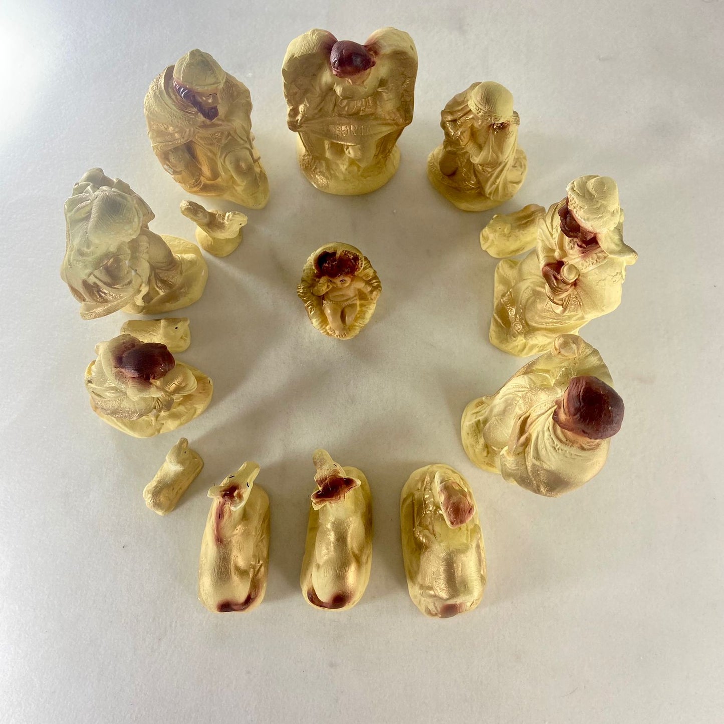 PRESÉPIO DE GESSO AMARELO 15 PEÇAS 18CM (1 UNIDADE)