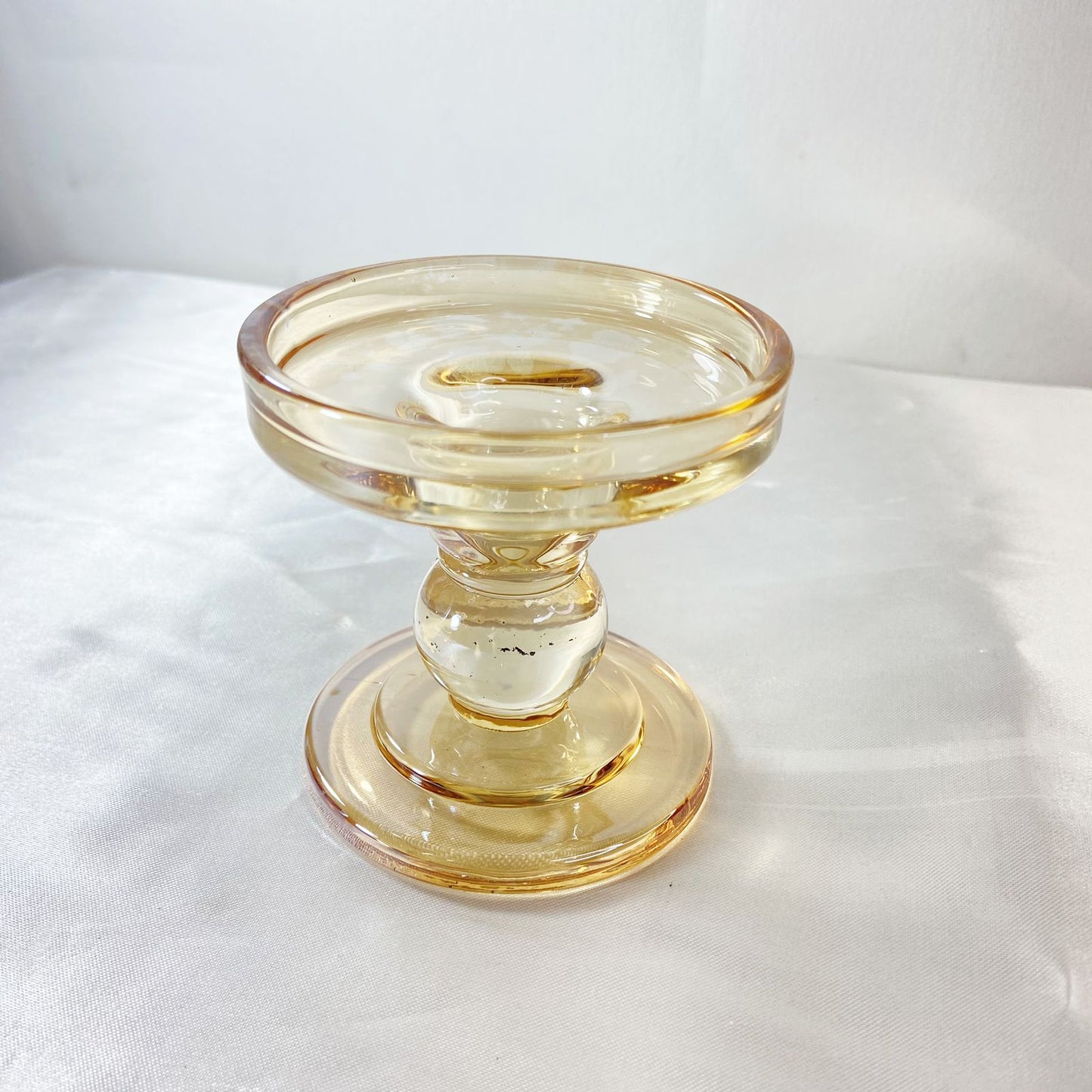 CASTIÇAL DE VIDRO BEGE 8,5CM (1 UNIDADE)