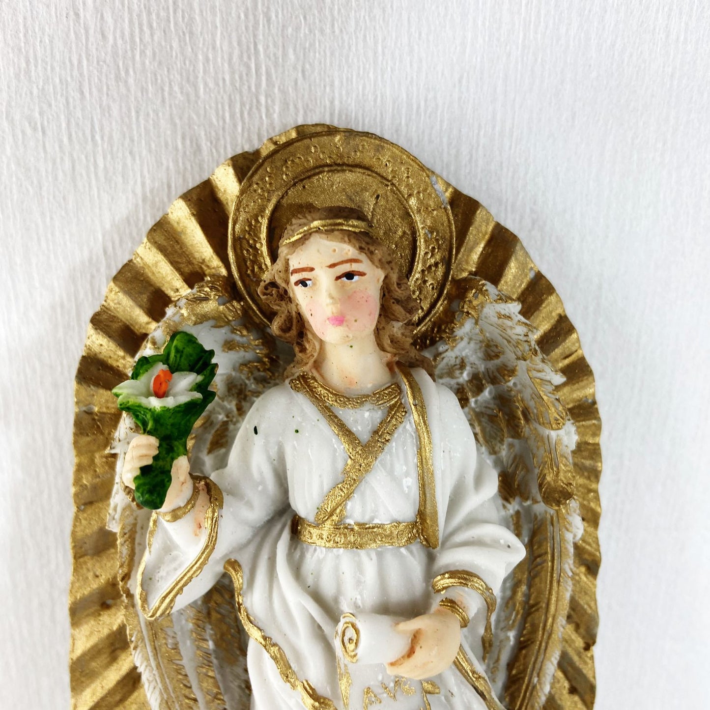 PORTA AGUA BENTA DE RESINA SÃO GABRIEL 16CM (1 UNIDADE)