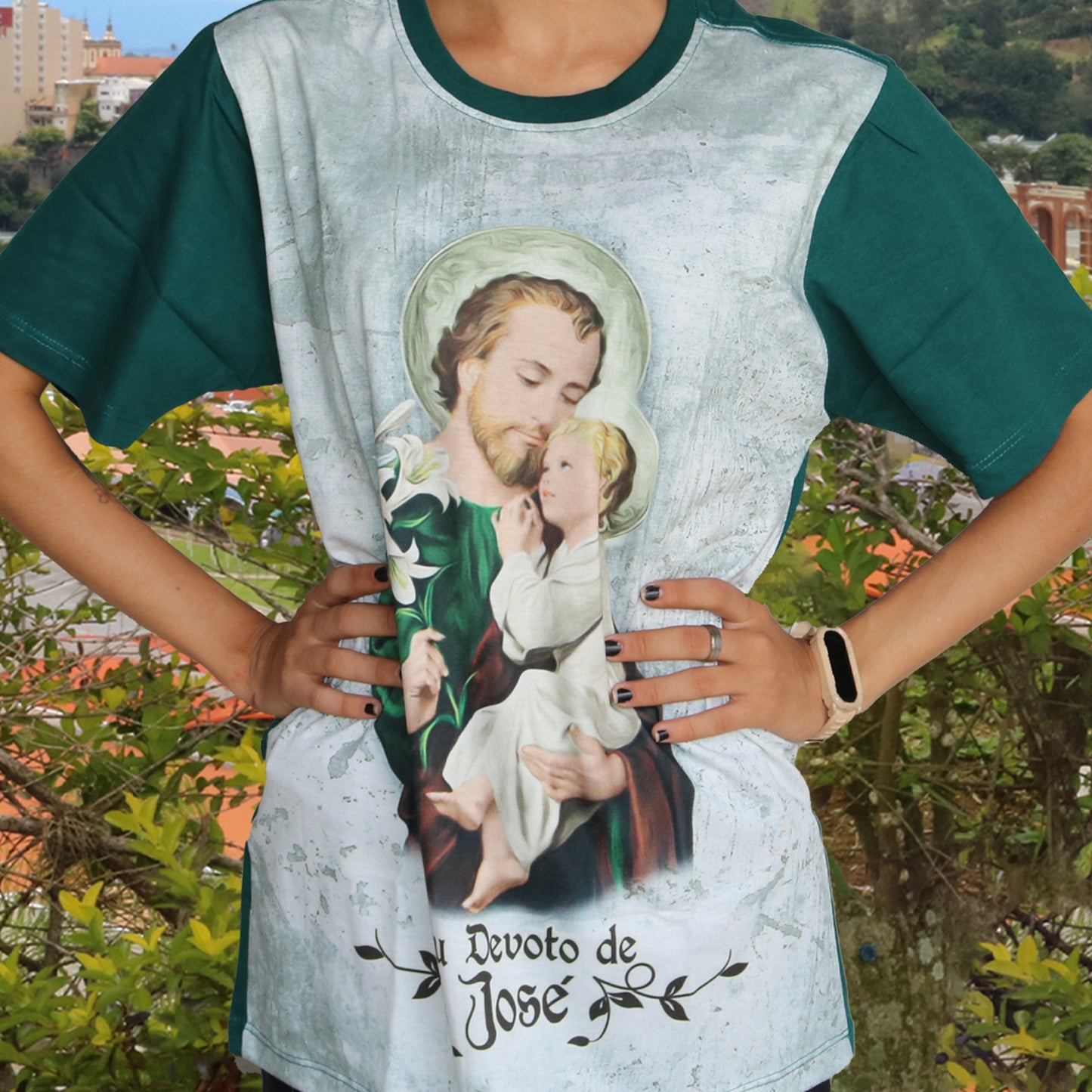 CAMISETA VERDE ESCURO SÃO JOSÉ  TAMANHO P  (1 UNIDADE)