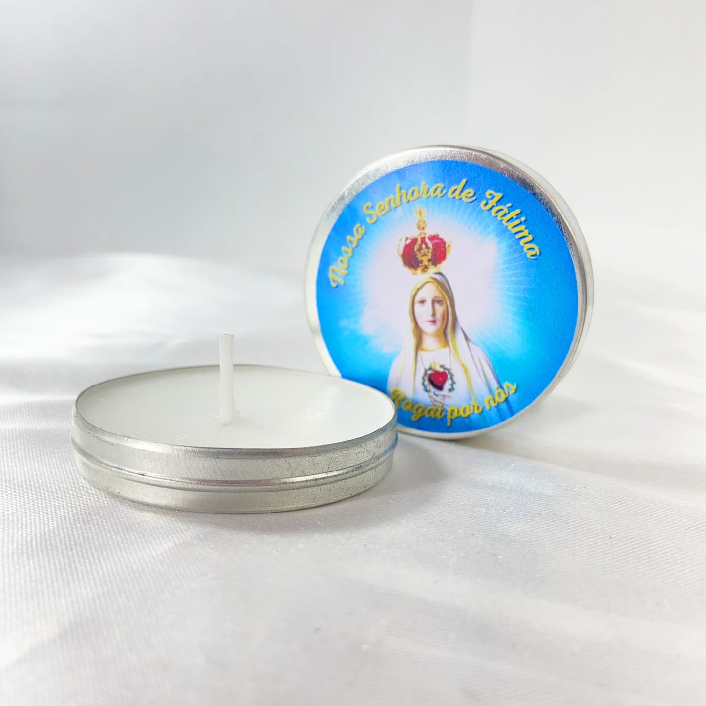 KIT LATA COM VELA AROMATIZADA NOSSA SENHORA DE FÁTIMA (3 UNIDADES)