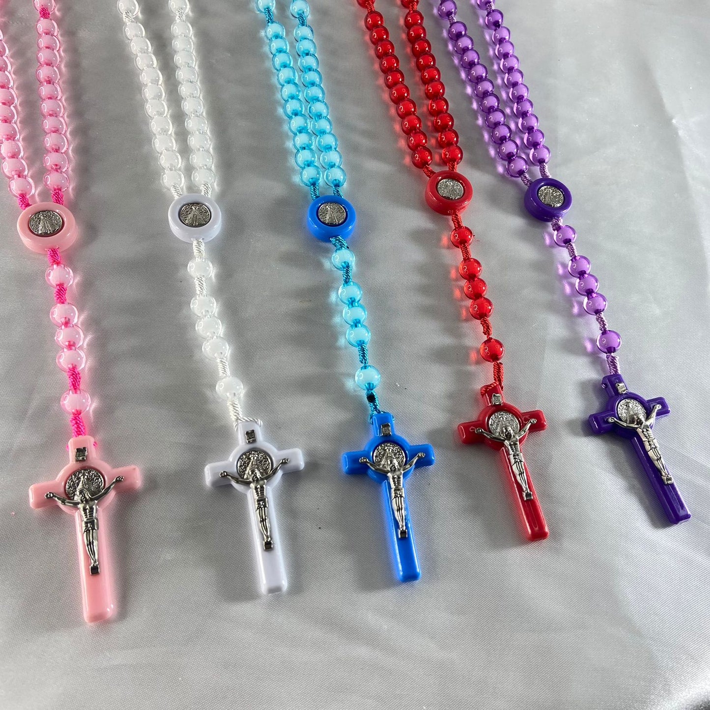 TERÇO NOSSA SENHORA APARECIDA CORES SORTIDAS 10MM (6 UNIDADES)