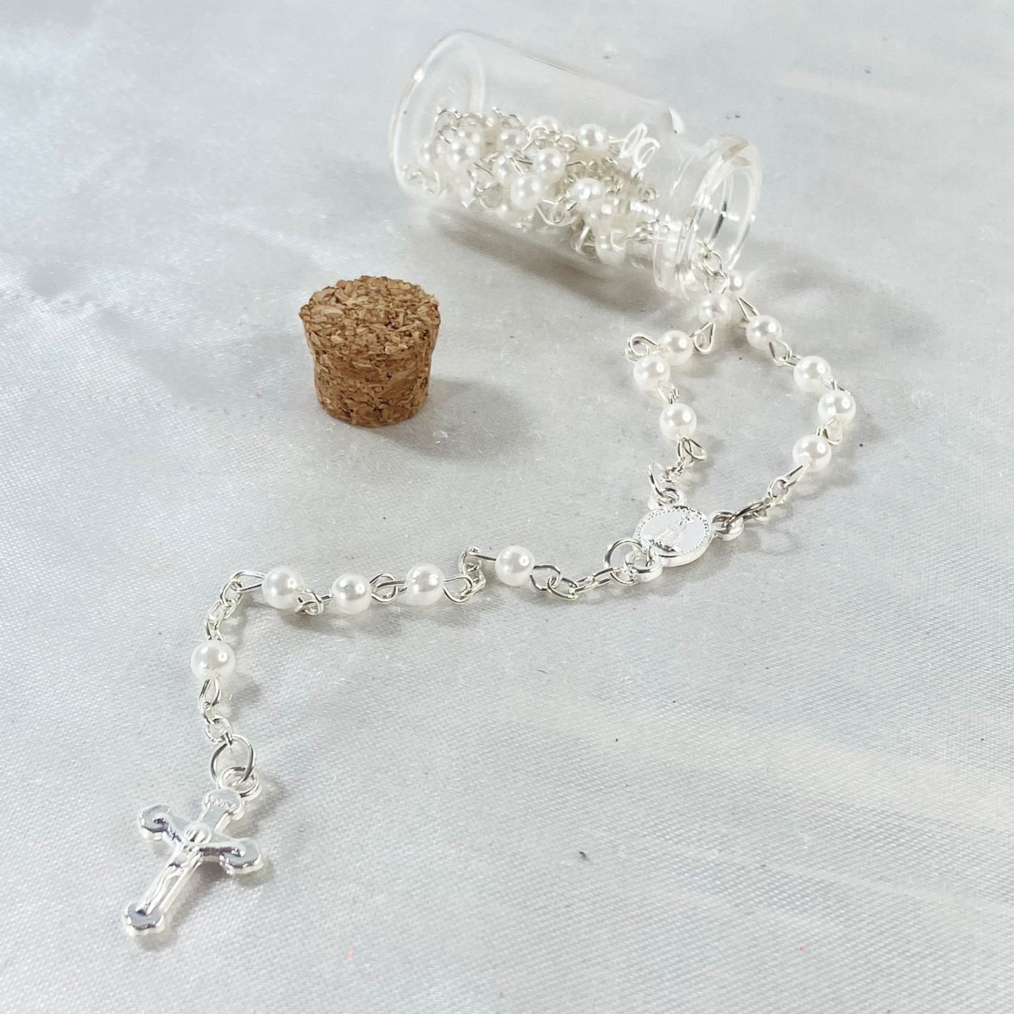 TERÇO NA GARRAFA PÉROLA 4MM (12 UNIDADES)