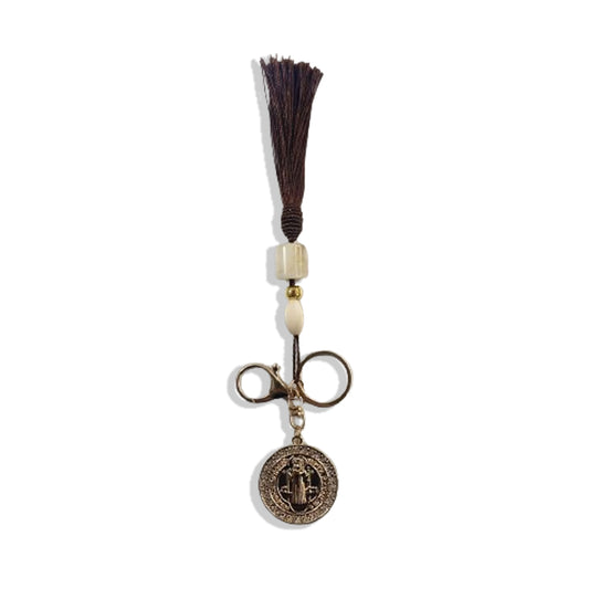 CHAVEIRO LUXO COM MOSQUETE SÃO BENTO COM POMPOM MARROM (1 UNIDADE)