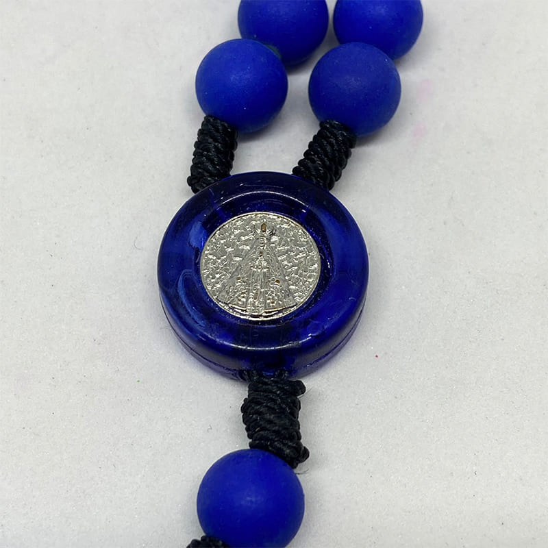 TERÇO EMBORRACHADO NOSSA SENHORA APARECIDA AZUL 8MM (6 UNIDADES)