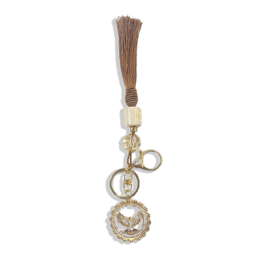 CHAVEIRO LUXO COM MOSQUETE DIVINO ESPÍRITO SANTO COM POMPOM CARAMELO (1 UNIDADE)