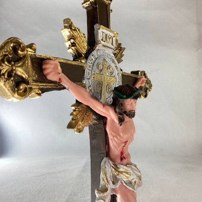 CRUCIFIXO DE RESINA NACIONAL COM MEDALHA SÃO BENTO 56CM (1 UNIDADE)