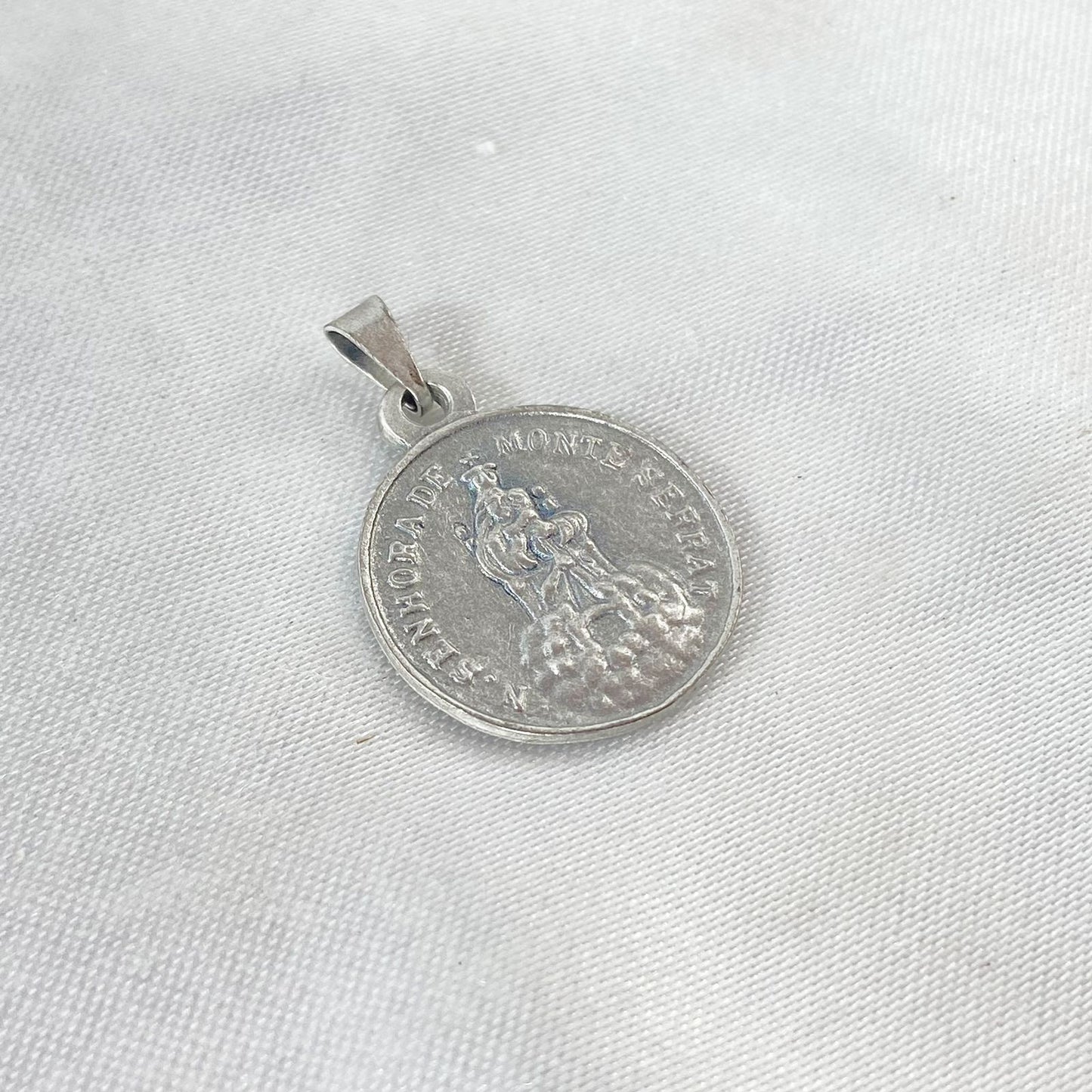 MEDALHA ITALIANA NOSSA SENHORA DE MONTSERRAT E SAGRADO CORAÇÃO DE JESUS (6 UNIDADES)