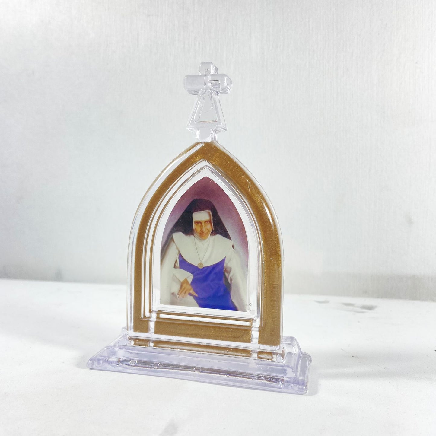 CAPELA ACRÍLICA TRANSPARENTE P SANTA DULCE 12CM (1 UNIDADE)