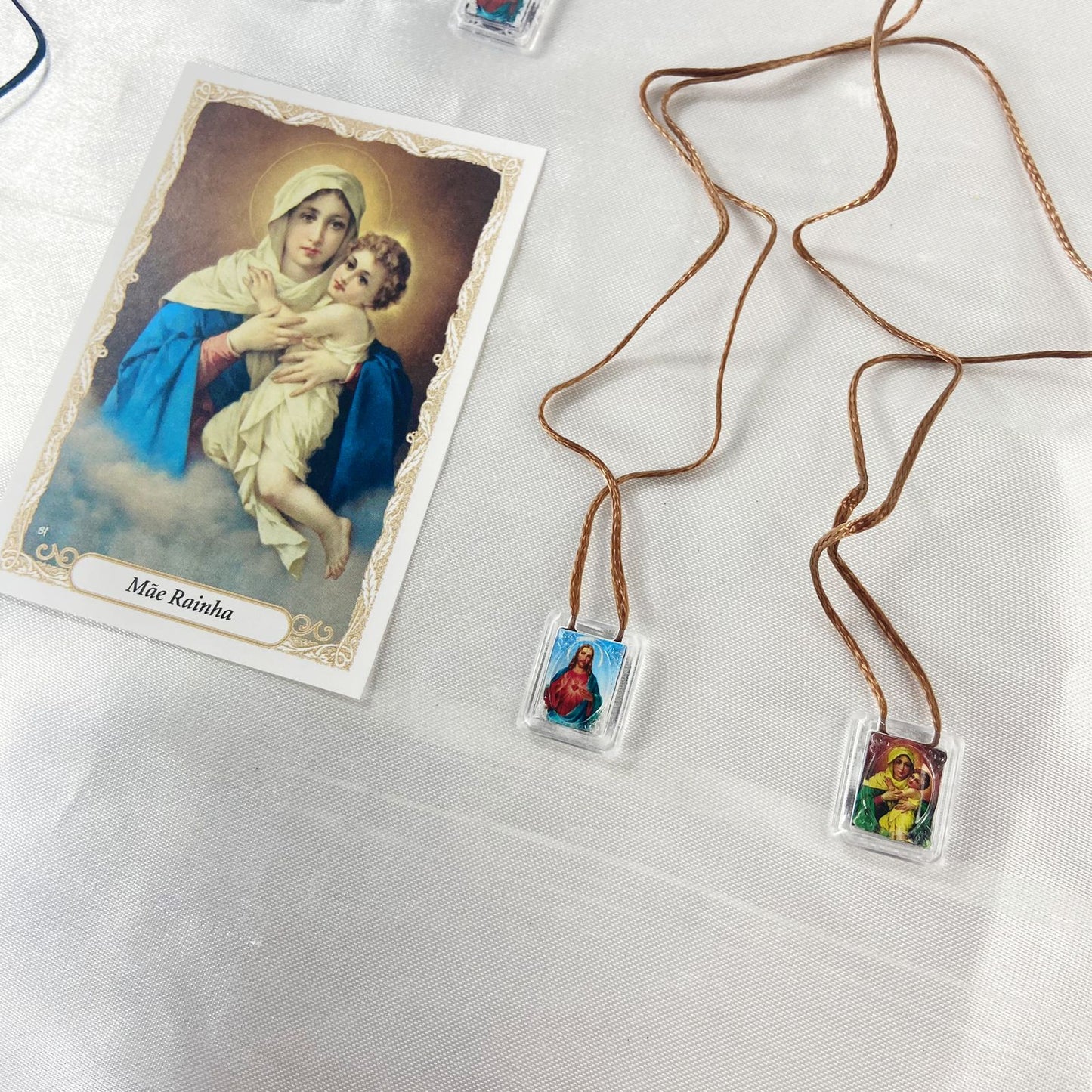 ESCAPULÁRIO CORDINHA MÃE RAINHA E SAGRADO CORAÇÃO DE JESUS (12 UNIDADES)