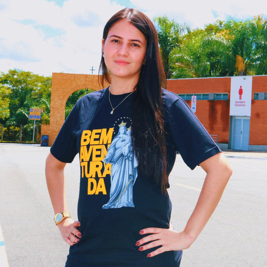 CAMISETA PRETA BEM AVENTURADA MOD 2  TAMANHO P (1 UNIDADE)