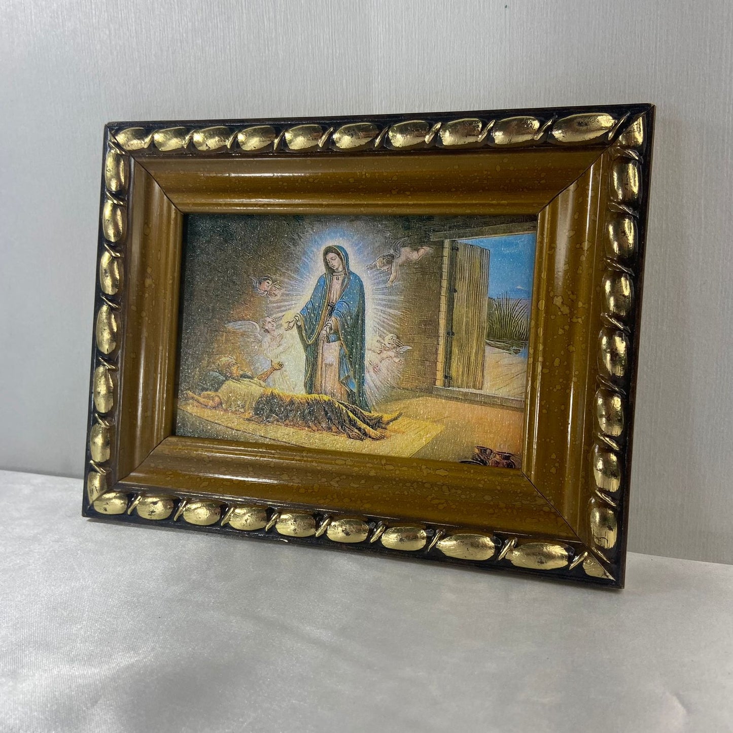 QUADRO COM MOLDURA RESINADO NOSSA SENHORA DE GUADALUPE MOD-2 15,5 X 20,5(1 UNIDADE)