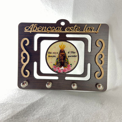 PORTA CHAVE VAZADO RESINADO NOSSA SENHORA APARECIDA AMARELO 14CM (1 UNIDADE)