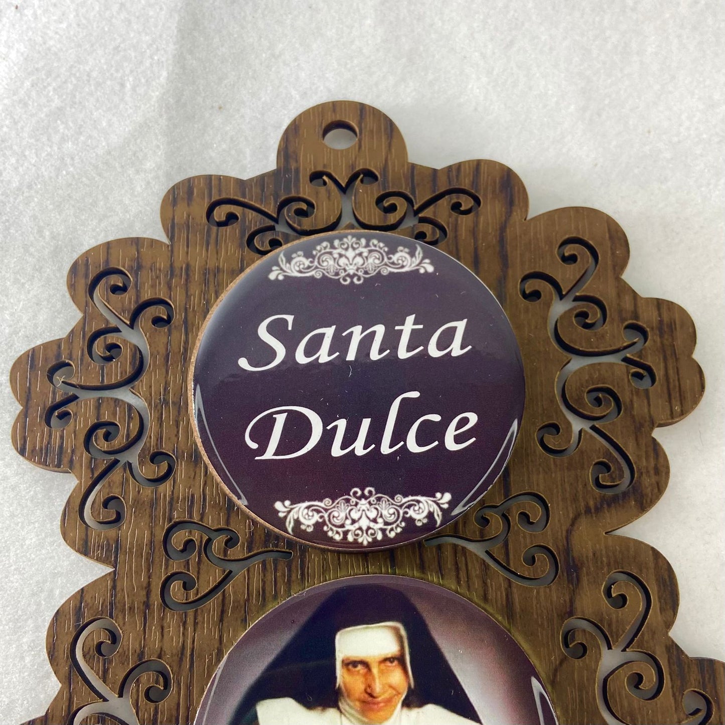 ADORNO ÚNICO TRIPLO SANTA DULCE DOS POBRES (1 UNIDADE)