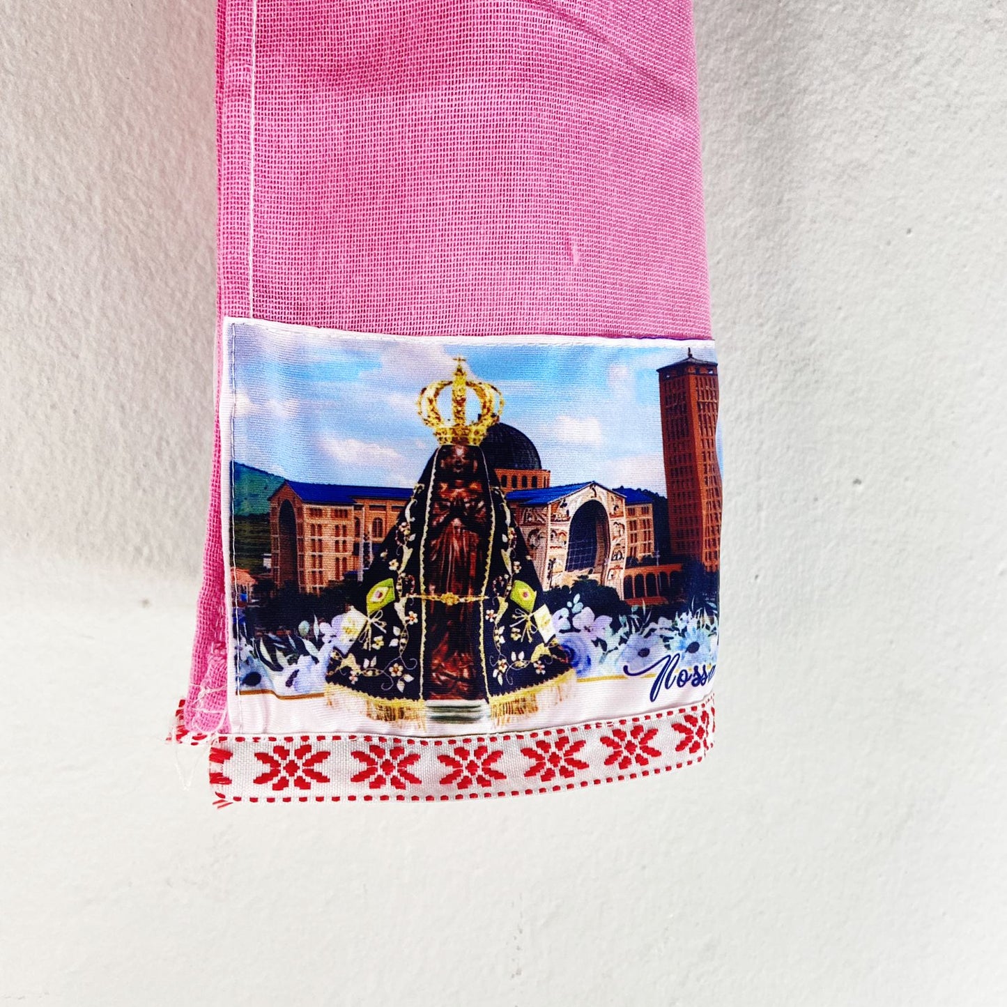 PANO DE PRATO NOSSA SENHORA APARECIDA ROSA BORDADO VERMELHO (1 UNIDADE)