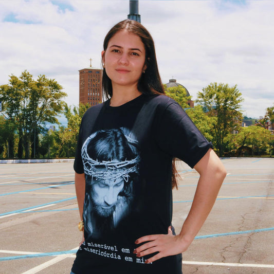 CAMISETA PRETA FACE DE CRISTO  TAMANHO M (1 UNIDADE)