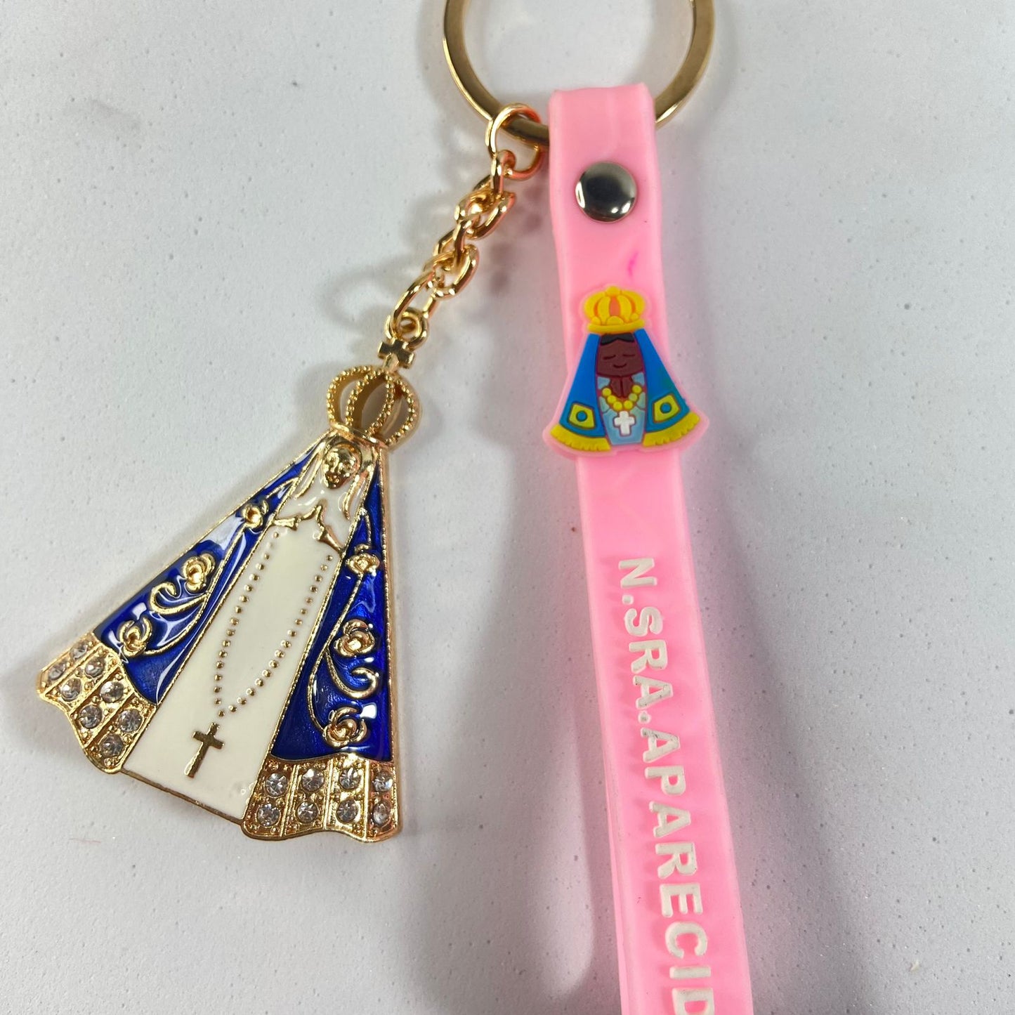 CHAVEIRO NOSSA SENHORA APARECIDA COM FITA SILICONE ROSA (3 UNIDADES)