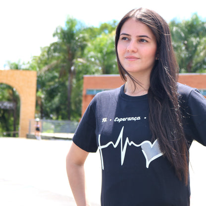 CAMISETA PRETA FÉ, ESPERANÇA E AMOR TAMANHO M (1 UNIDADE)